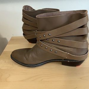 Joe’s jeans booties tan color sz 6 Style SAM